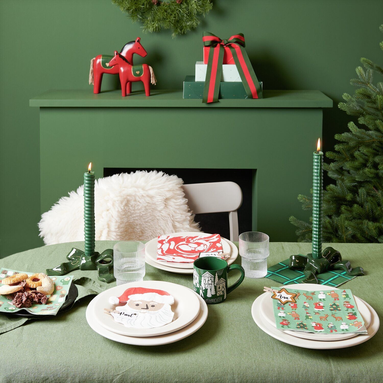 Red and white marble napkins