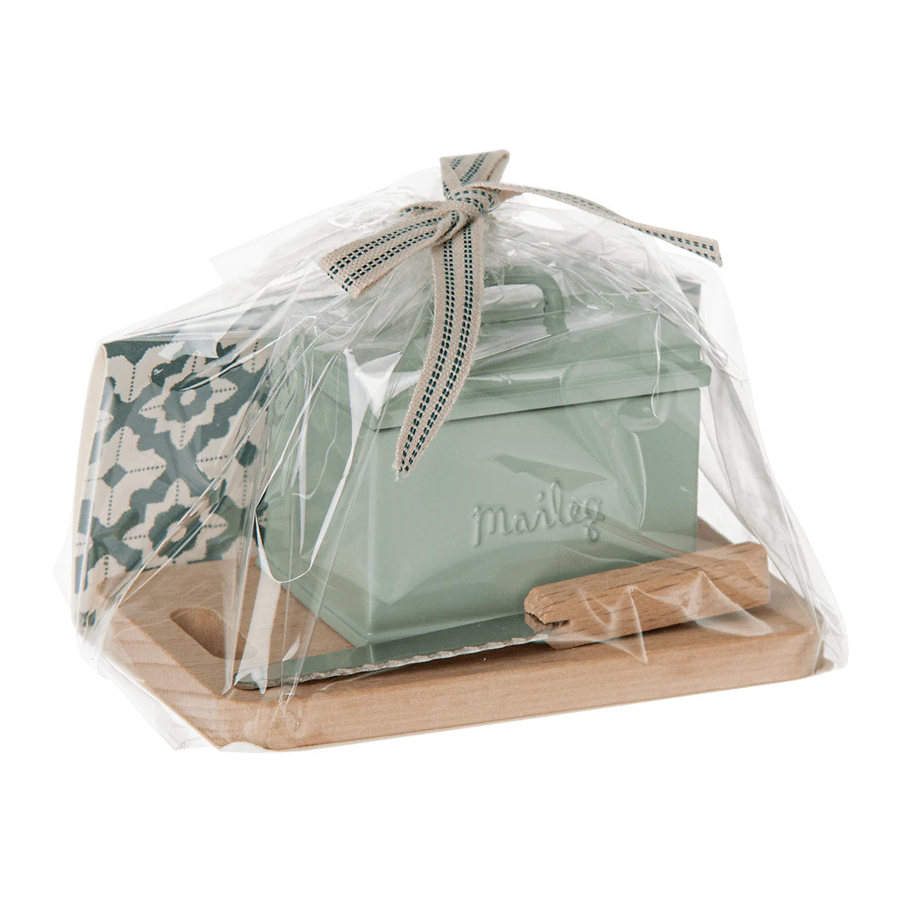 Bread box w. utensils