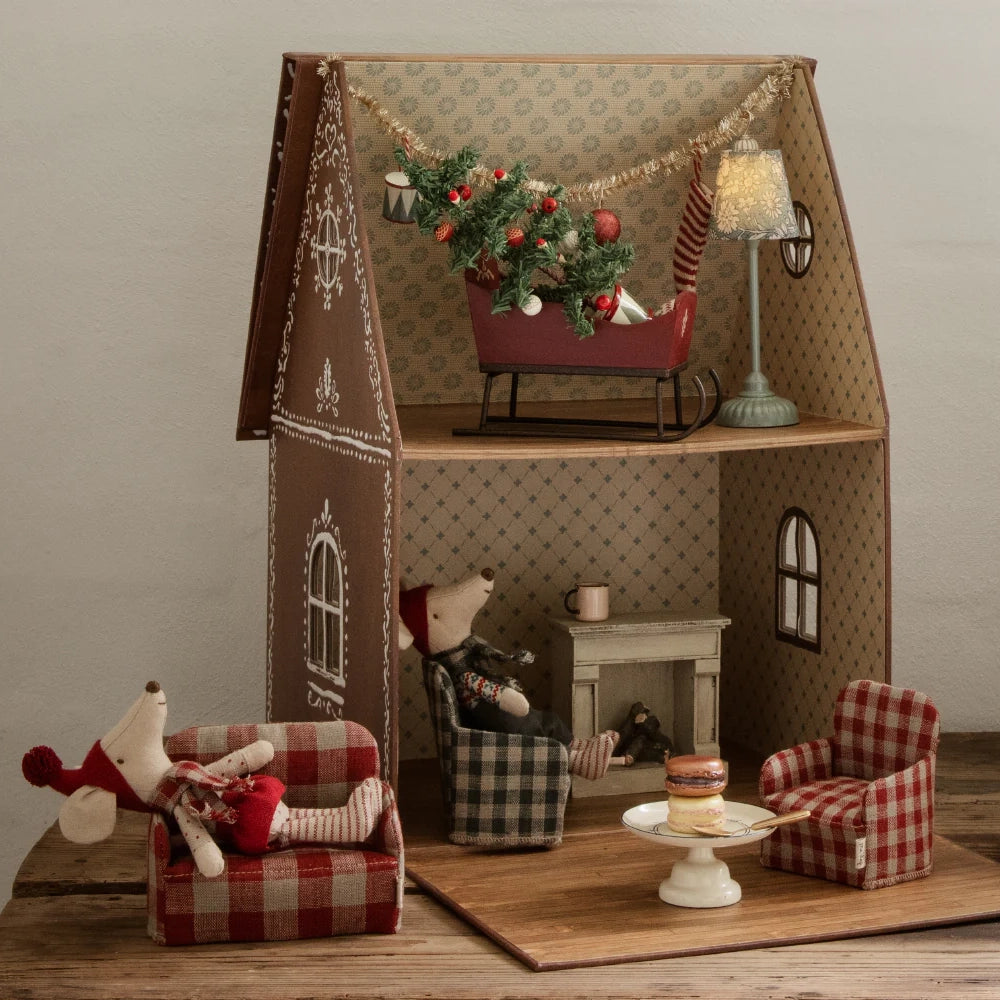 Miniature fireplace