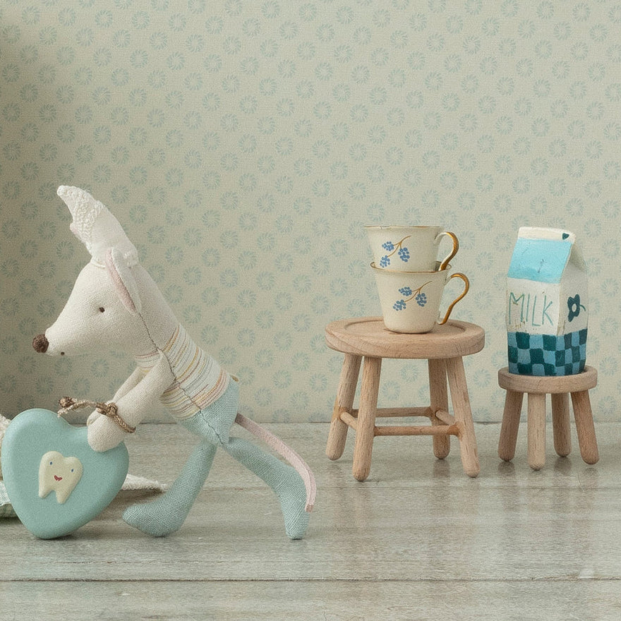 Table and stool set, Mouse