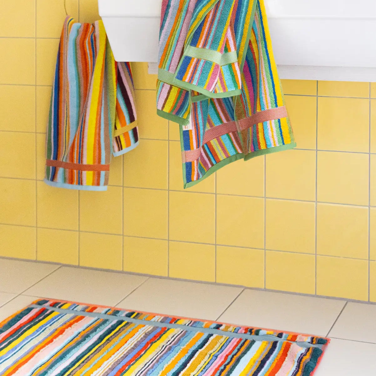 bath mat #113 ribbons
