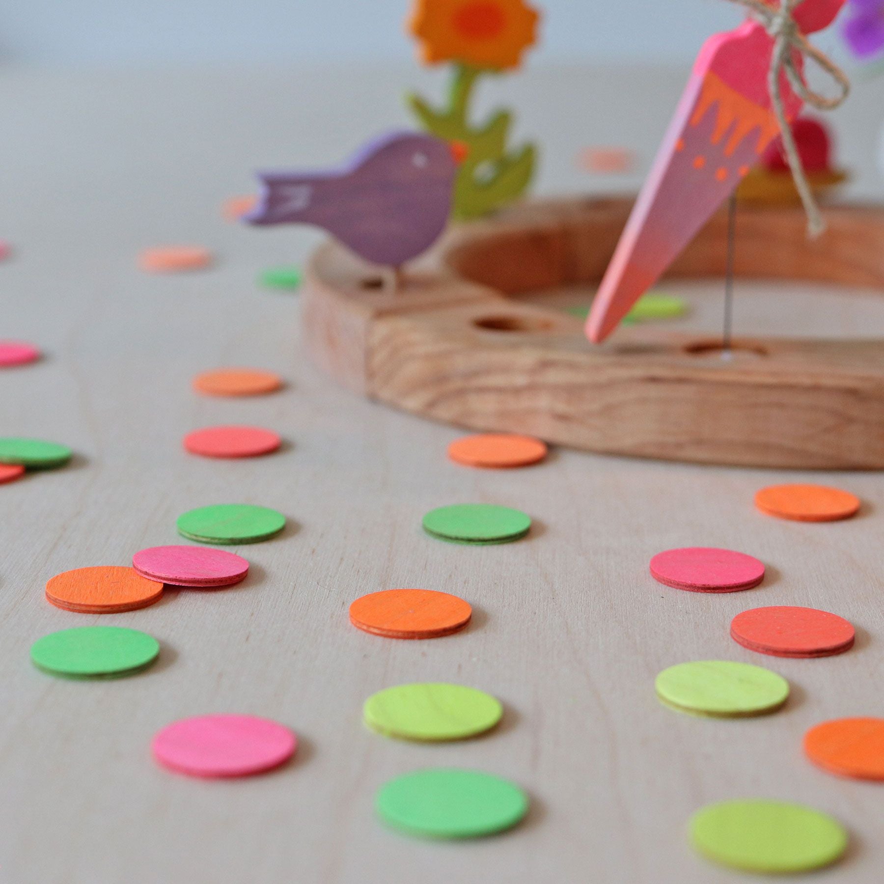 Confetti Dots Neon