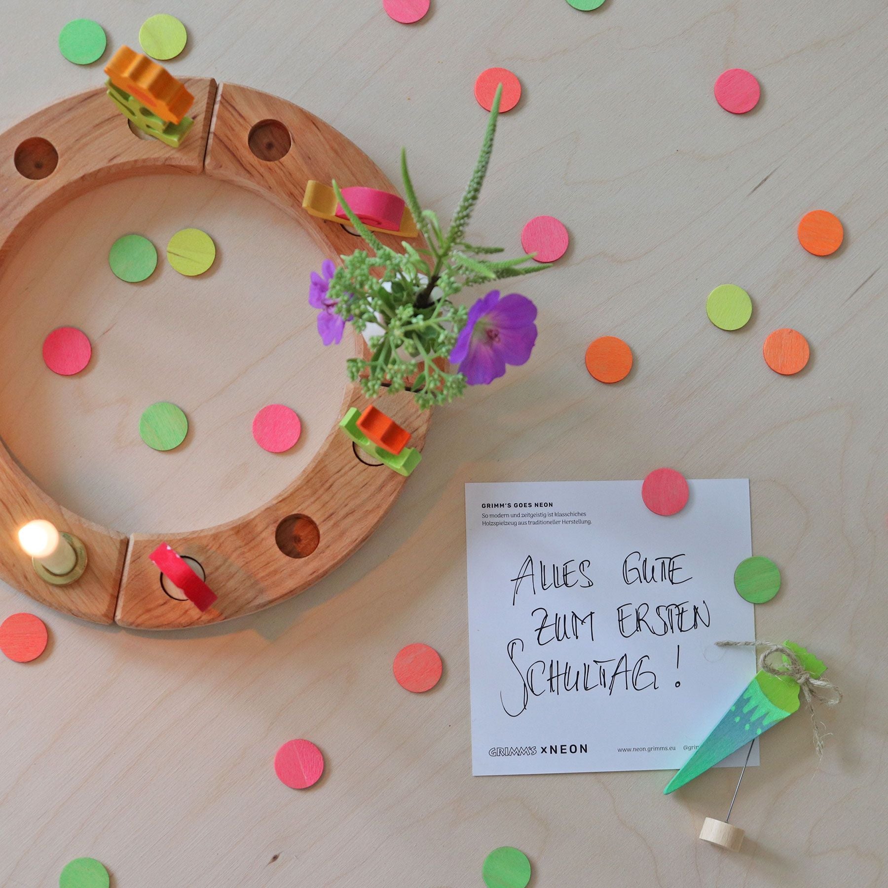 Confetti Dots Neon