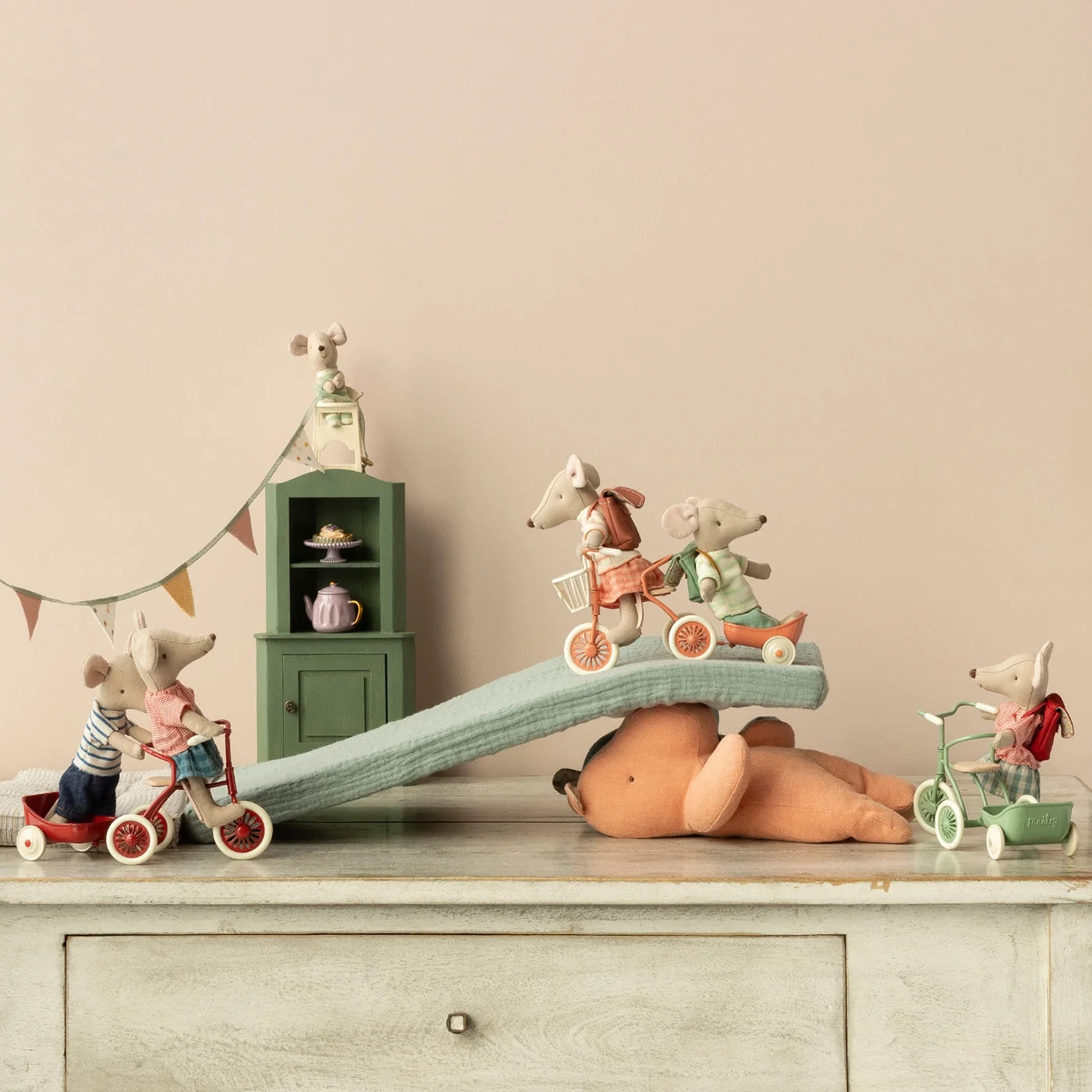 Tricycle mouse, Big brother - Mint