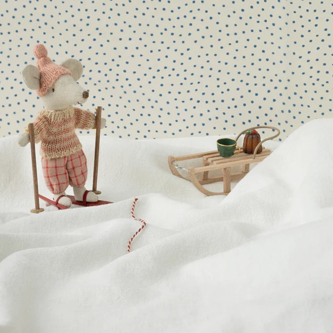 Knitted sweater and hat, Big sister mouse