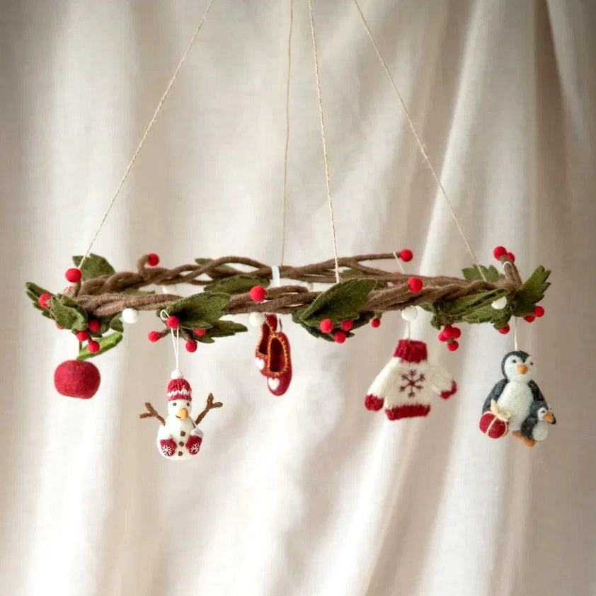 Wreath Holly - Hanging