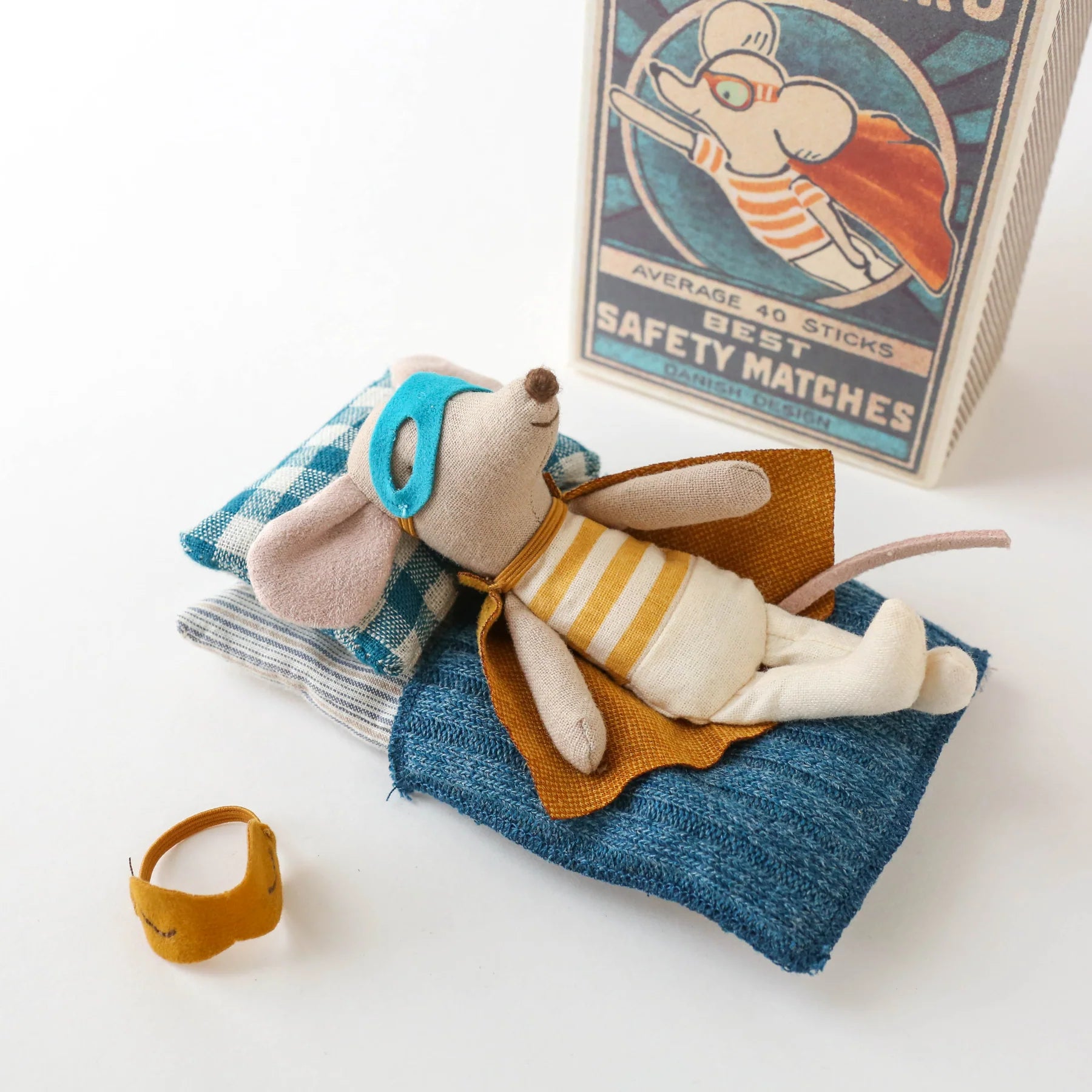 Super hero mouse, Little brother in matchbox
