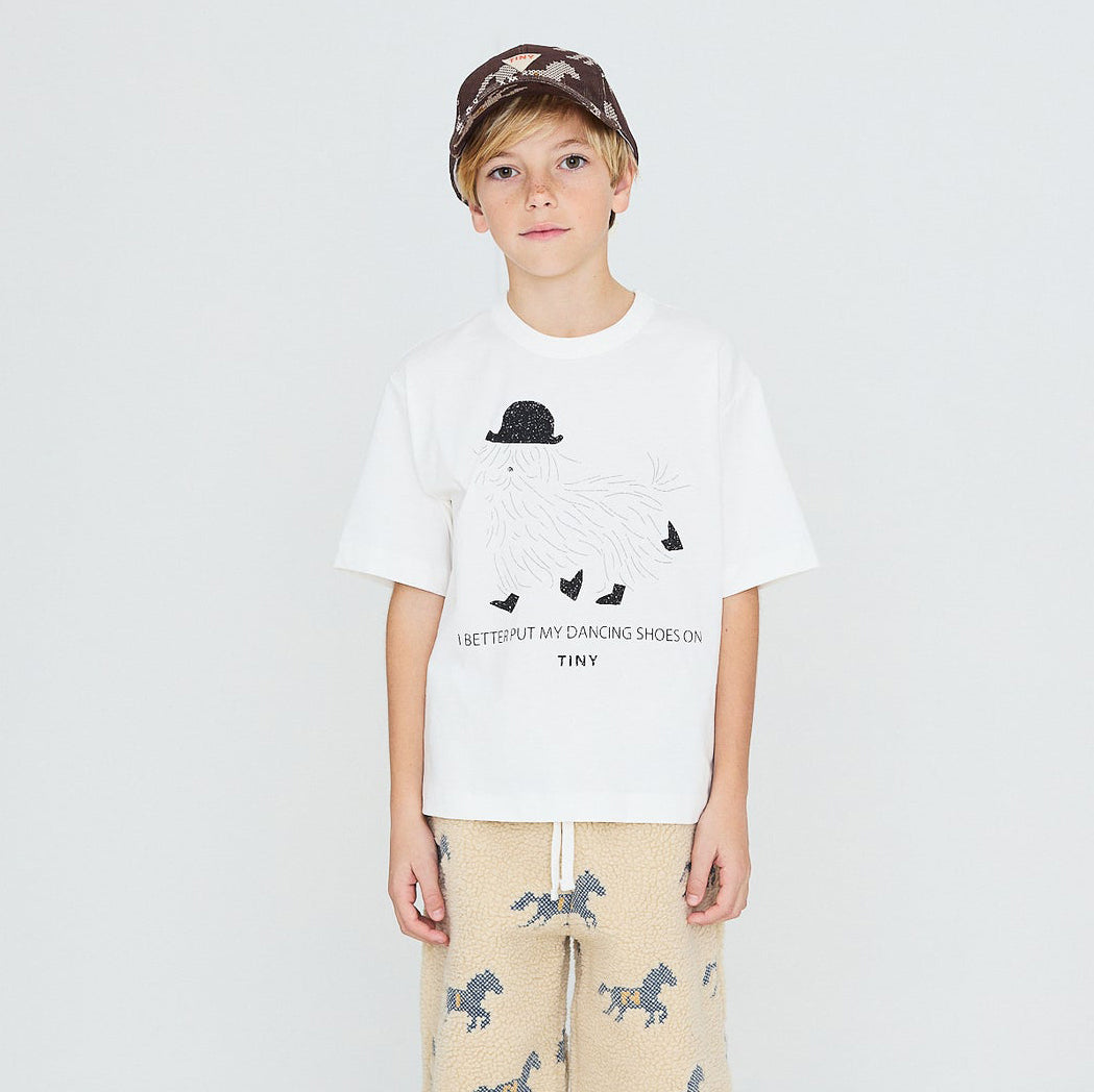 DANCING SHOES GRAPHIC TEE