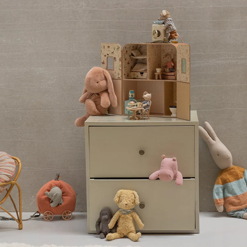 SuitCasa, Little sister and brother mouse