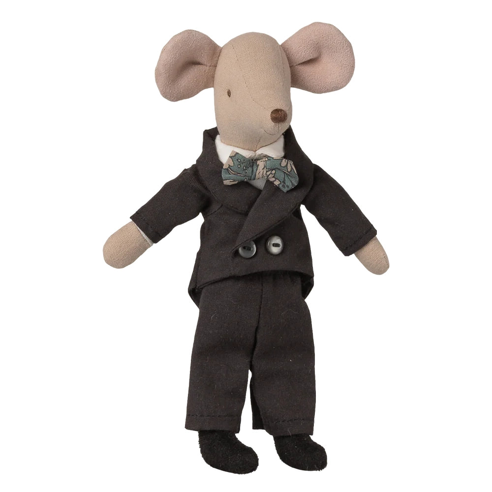 Wedding suit, Dad mouse