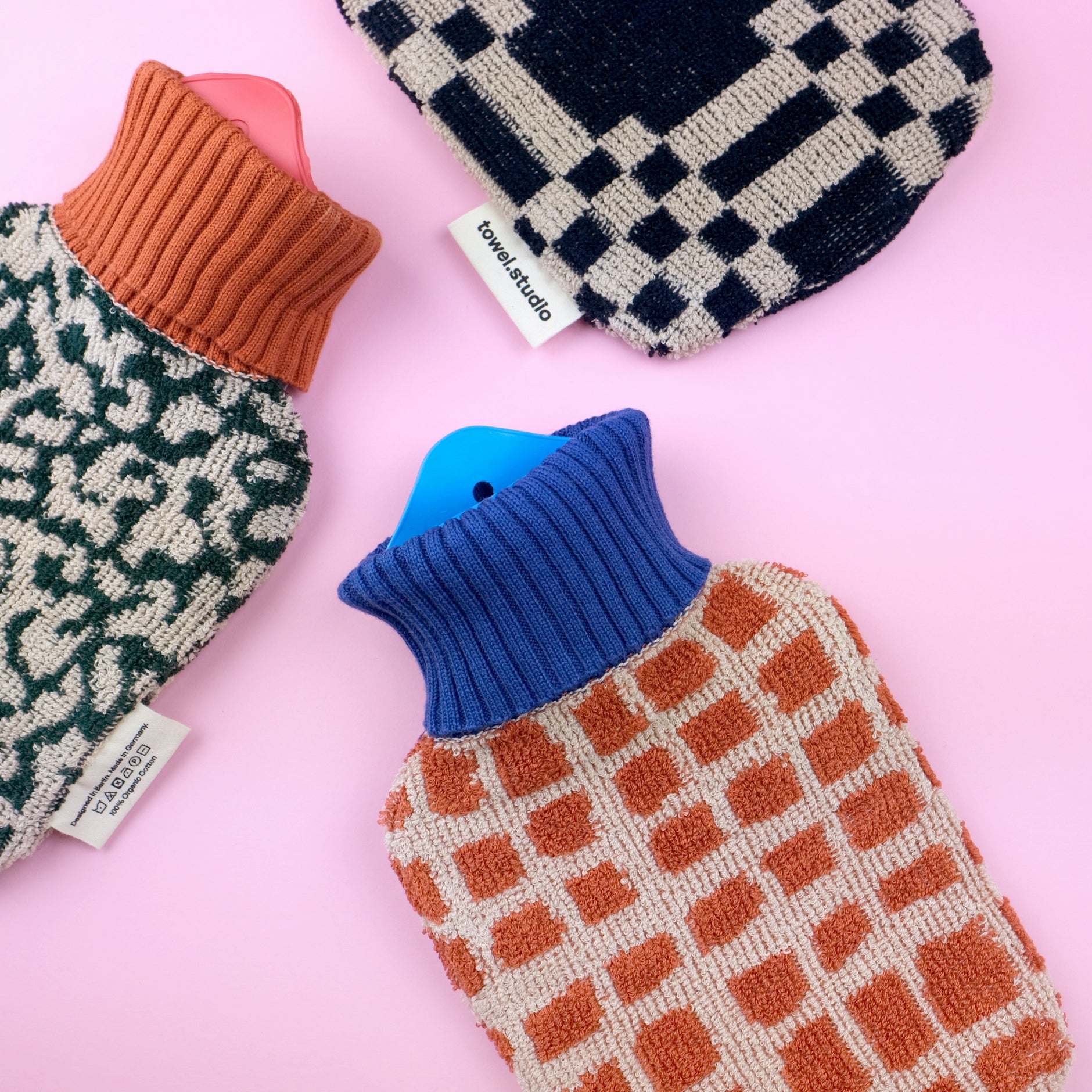 Bold Grid Hot Water Bottle | Barn | Small – 0,8 L