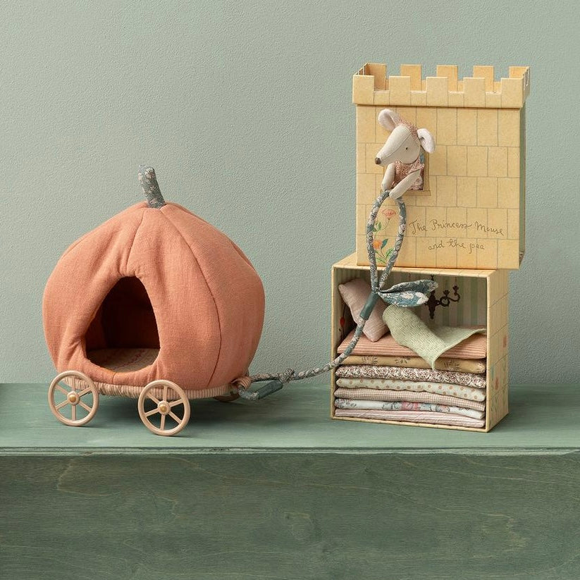 Pumpkin carriage, Mouse
