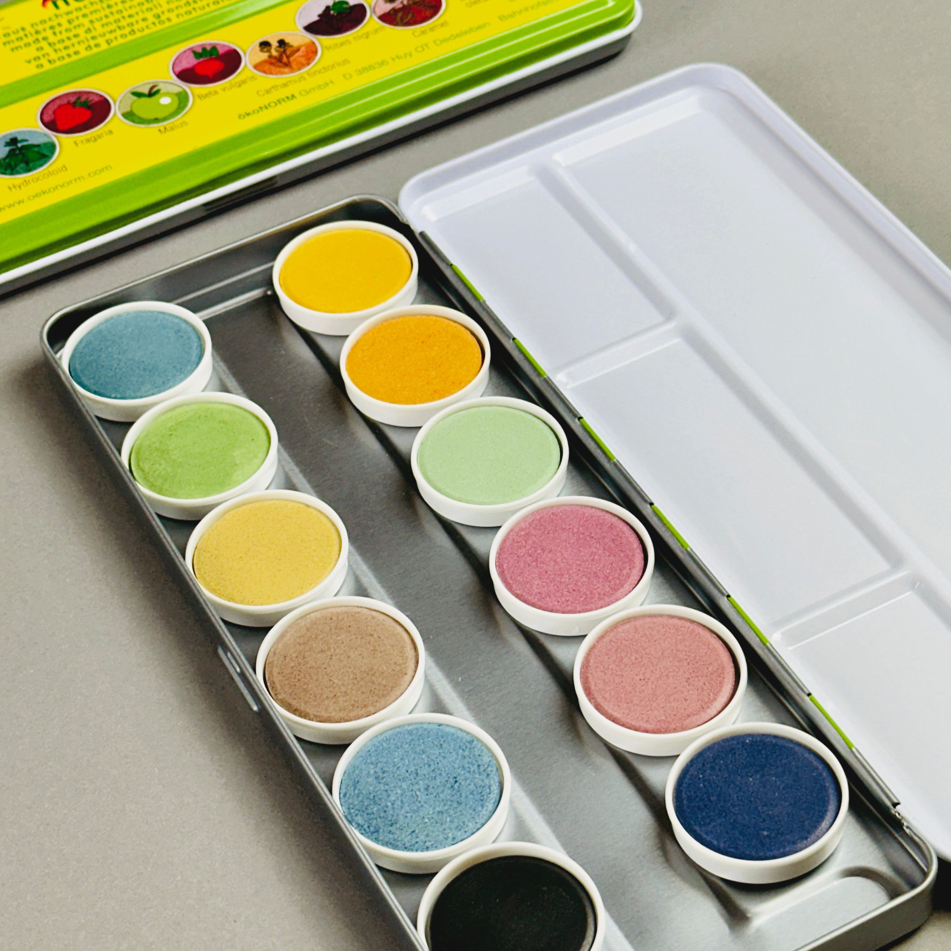 Natural Watercolors paint box Nawaro