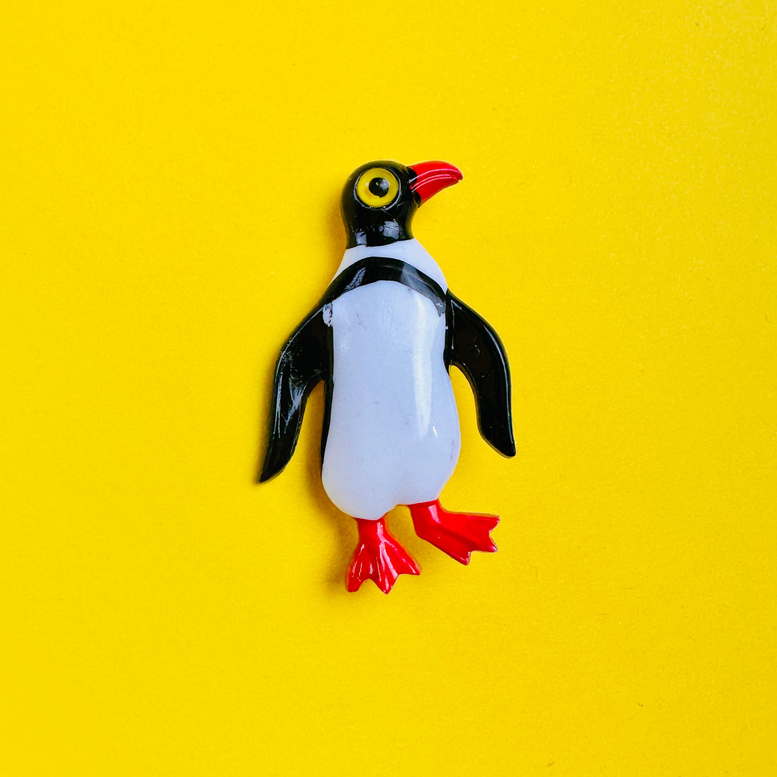 Vintage hand-paint pin (Available in 9 styles)