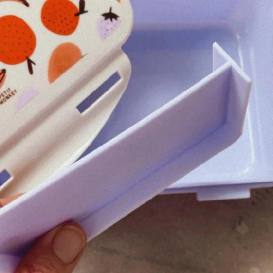 Lunchbox with divider