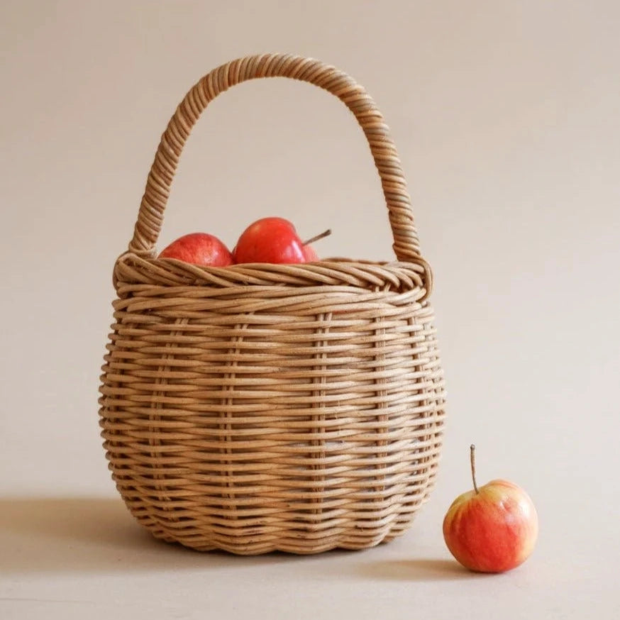 Beerenkorb aus Rattan