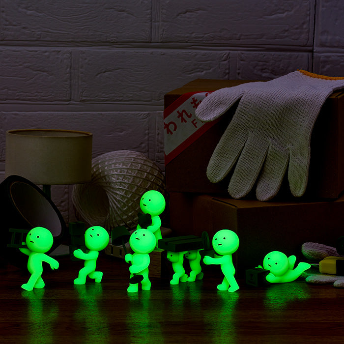 Smiski GLOW IN THE DARK (Blindbox) - Moving