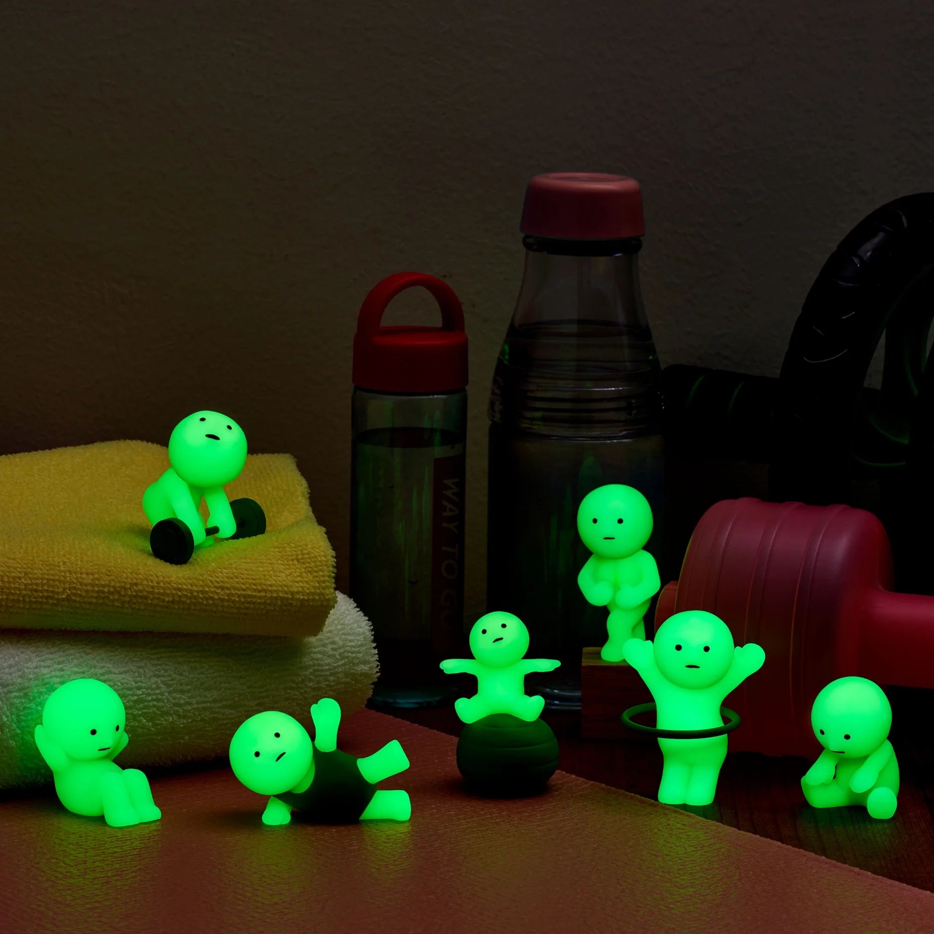 Smiski GLOW IN THE DARK (Blindbox) - Exercise