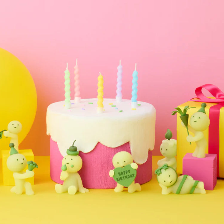 Smiski GLOW IN THE DARK (Blindbox) - Birthday (Available on 1 October)