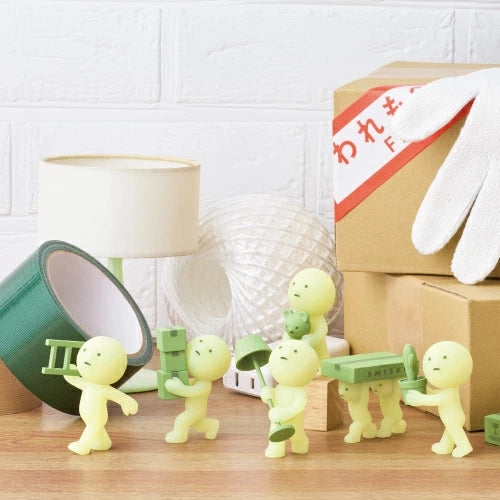 Smiski GLOW IN THE DARK (Blindbox) - Moving