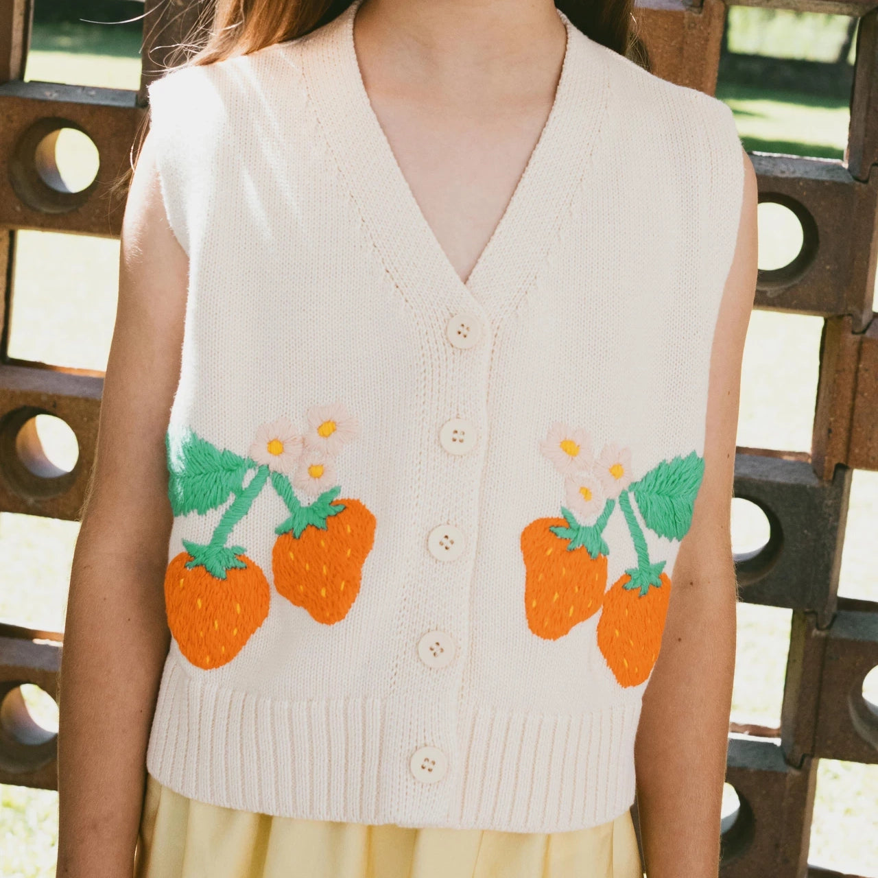 STRAWBERRIES VEST