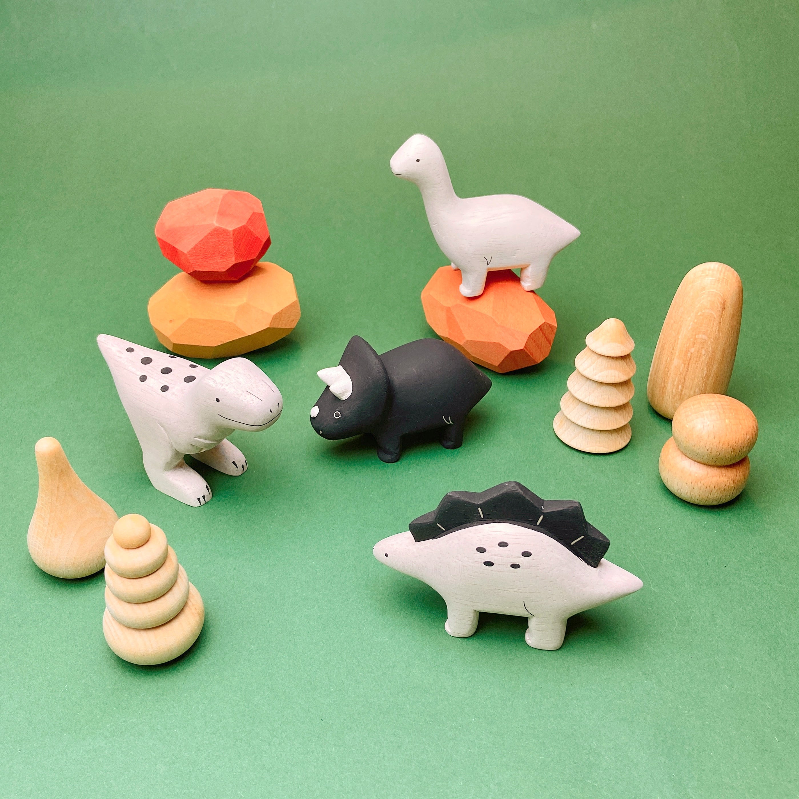 Pole pole wooden dinos