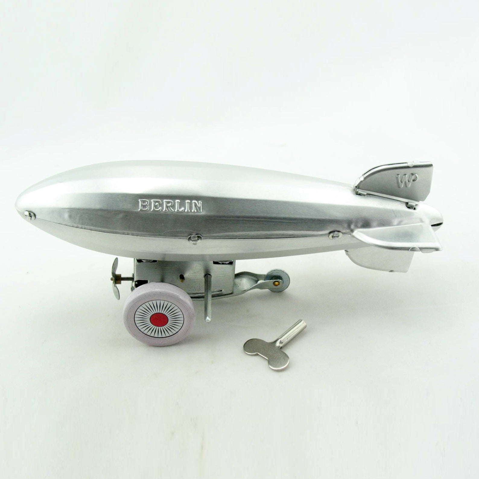 Nostalgic wind-up Tin Zeppelin