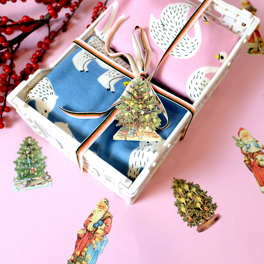 Christmas tree tag set