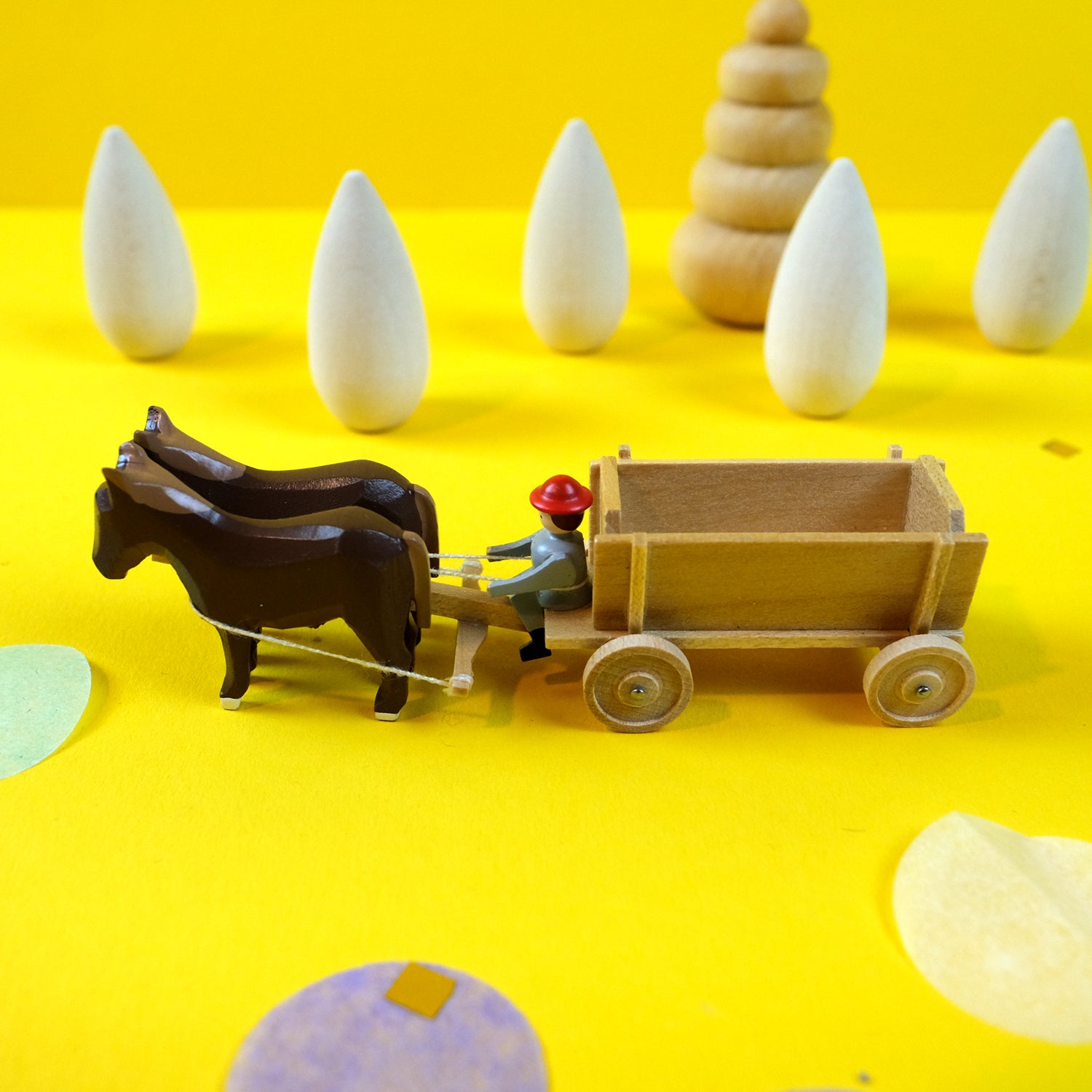 Horse-drawn carriage miniature