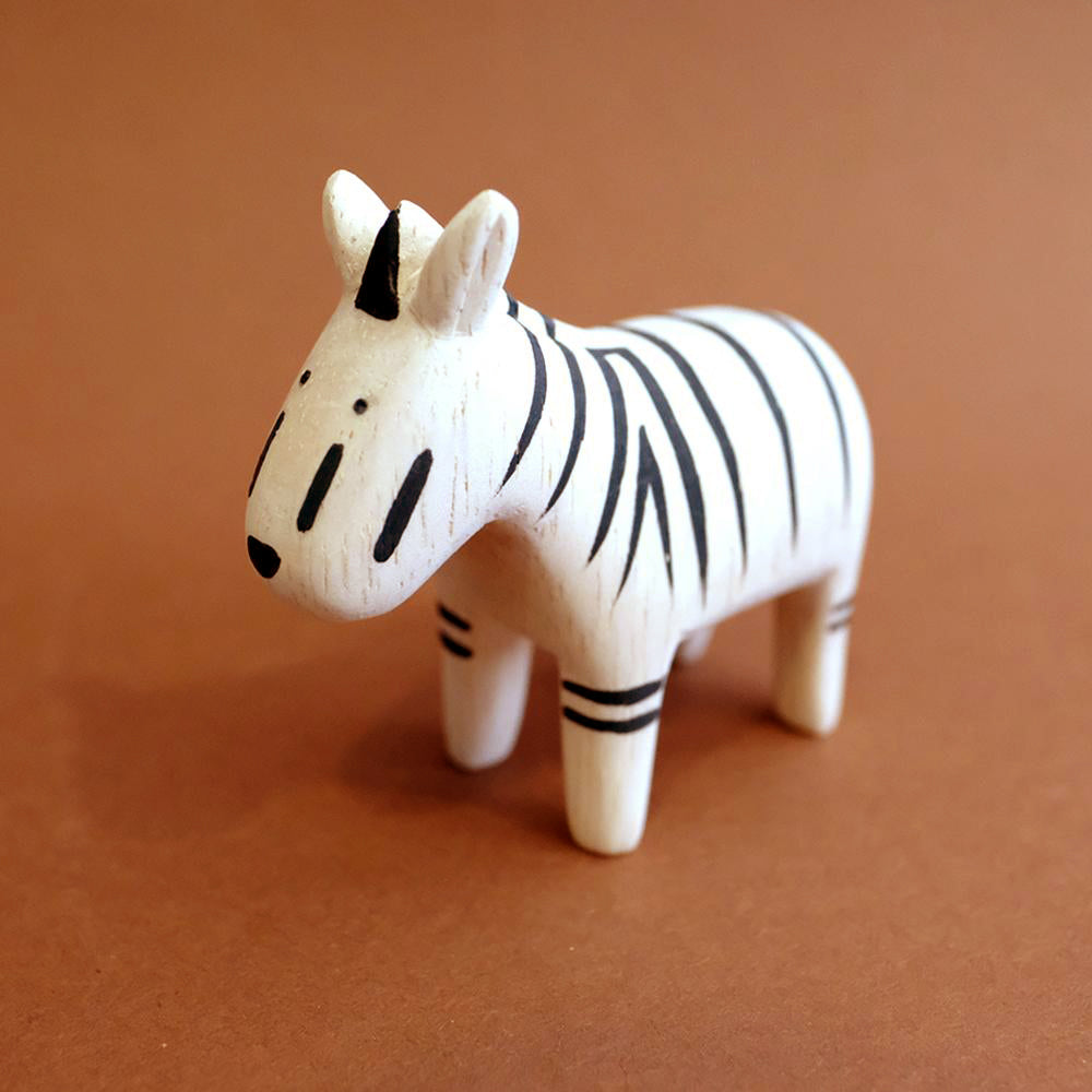 Pole pole wooden wild & exotic animals