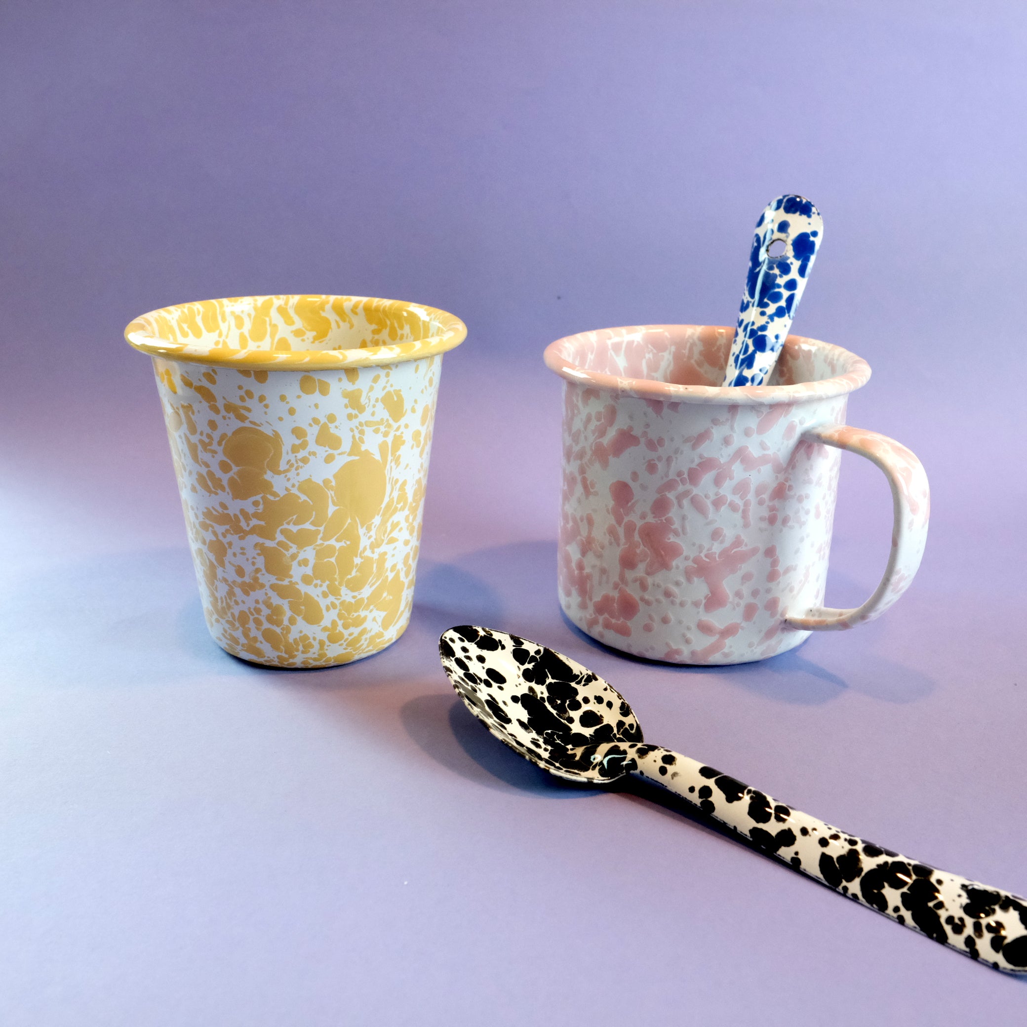 Short enamel tumbler