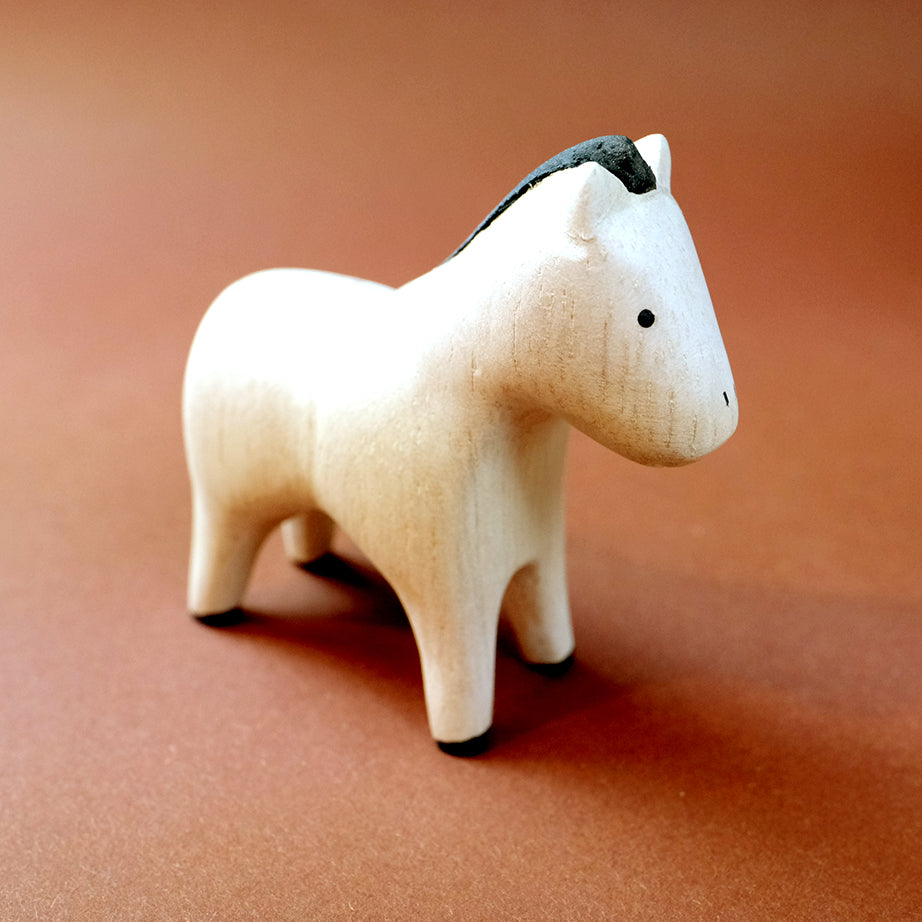 Pole pole wooden animals