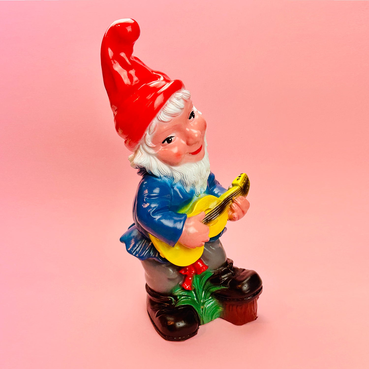 Garden gnome with guitar