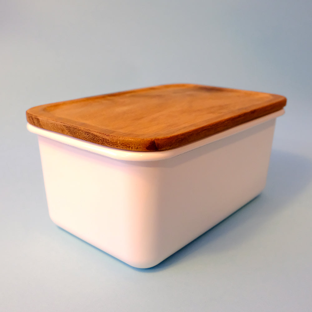 Enamel lunch box with wooden lid