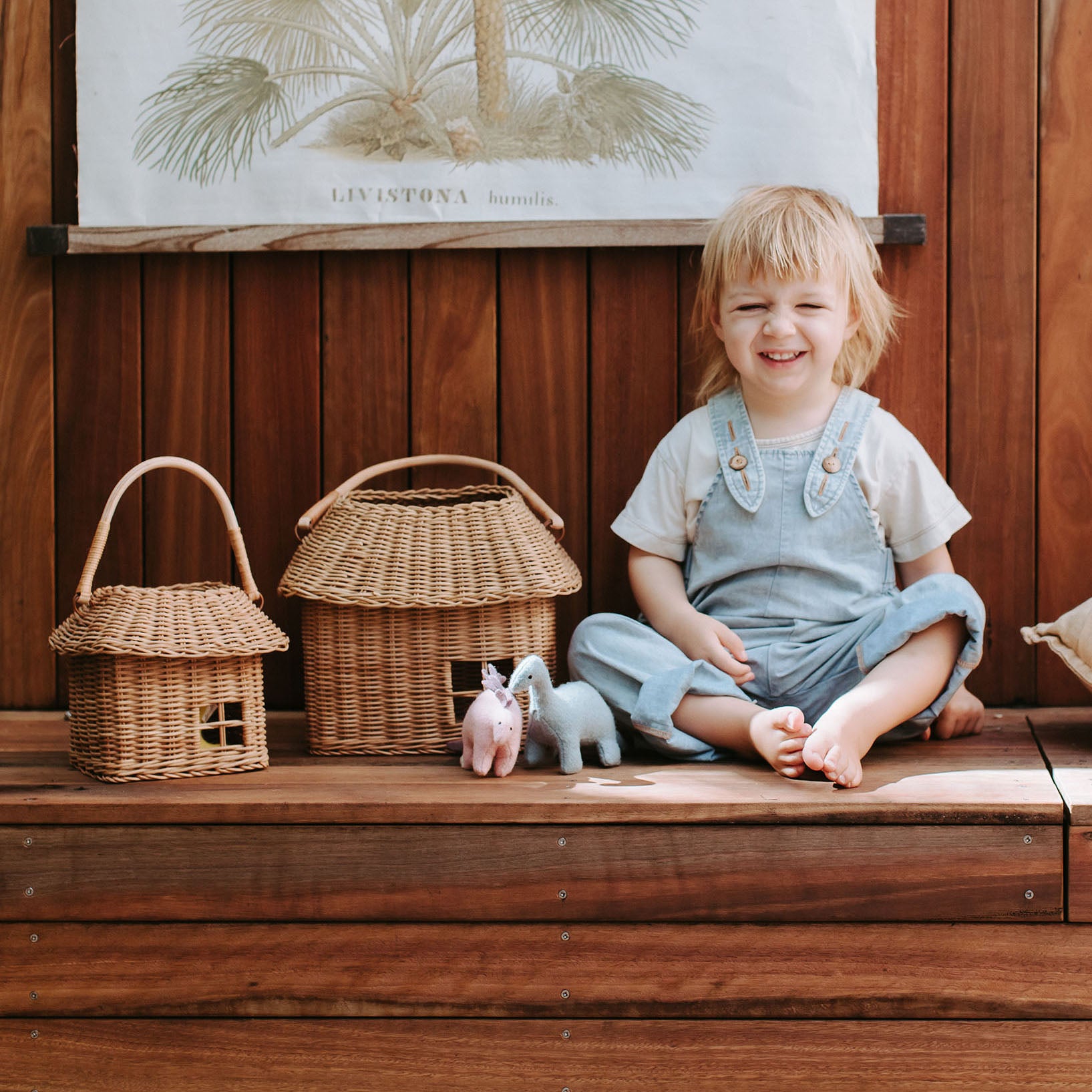 RATTAN HUTCH SMALL BASKET