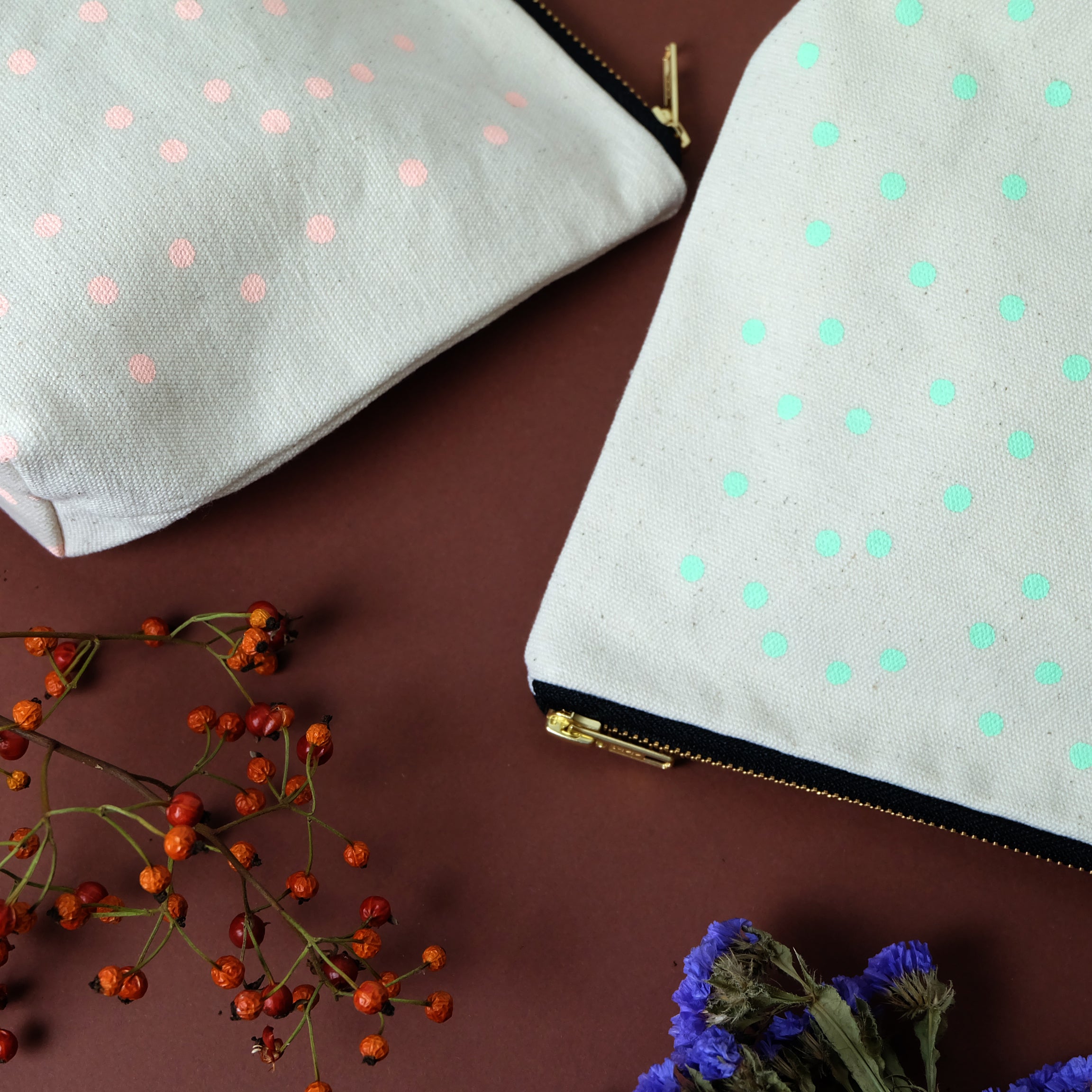 Small dot canvas pouch - Summer Made