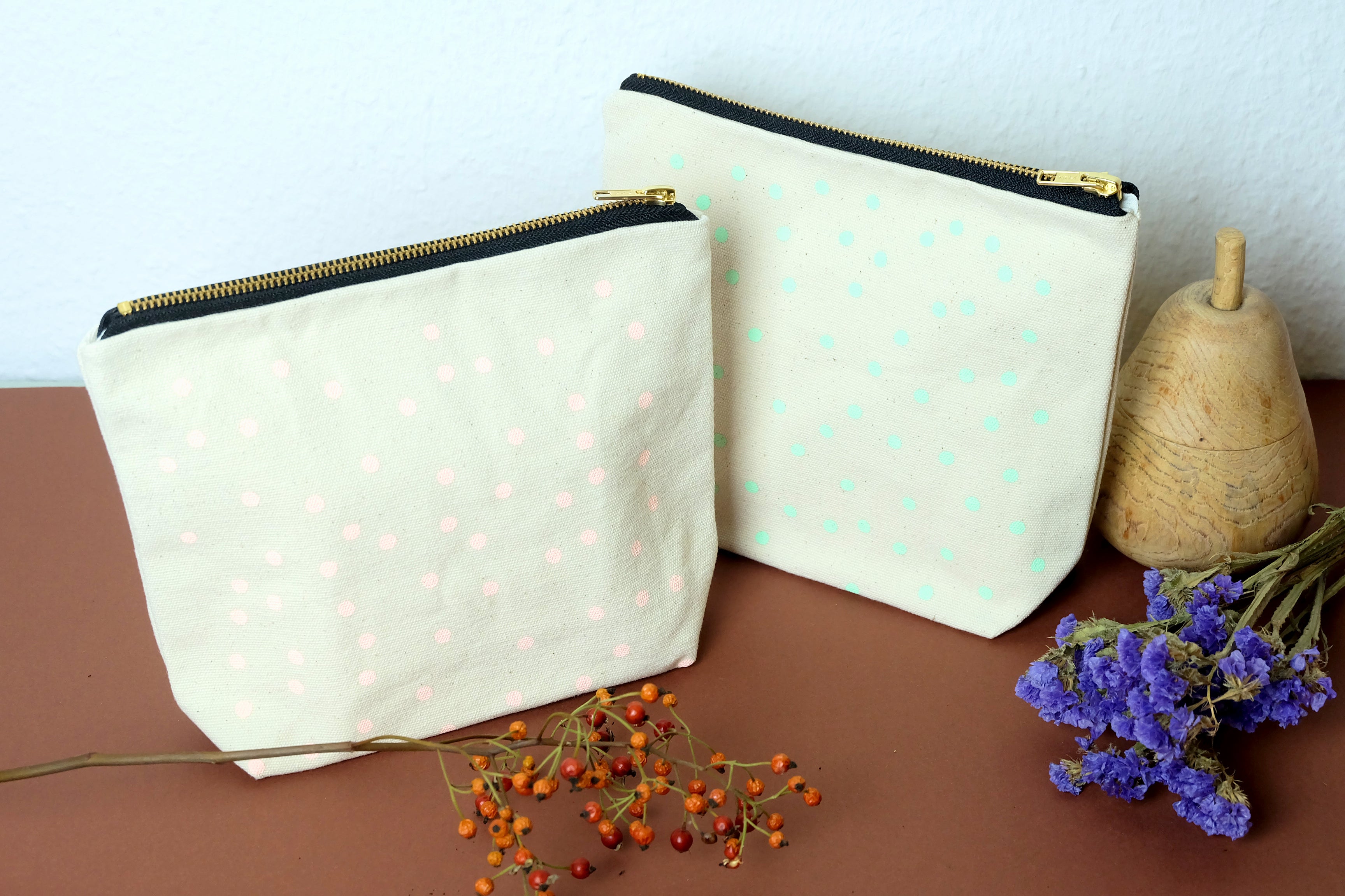 Small dot canvas pouch - Summer Made
