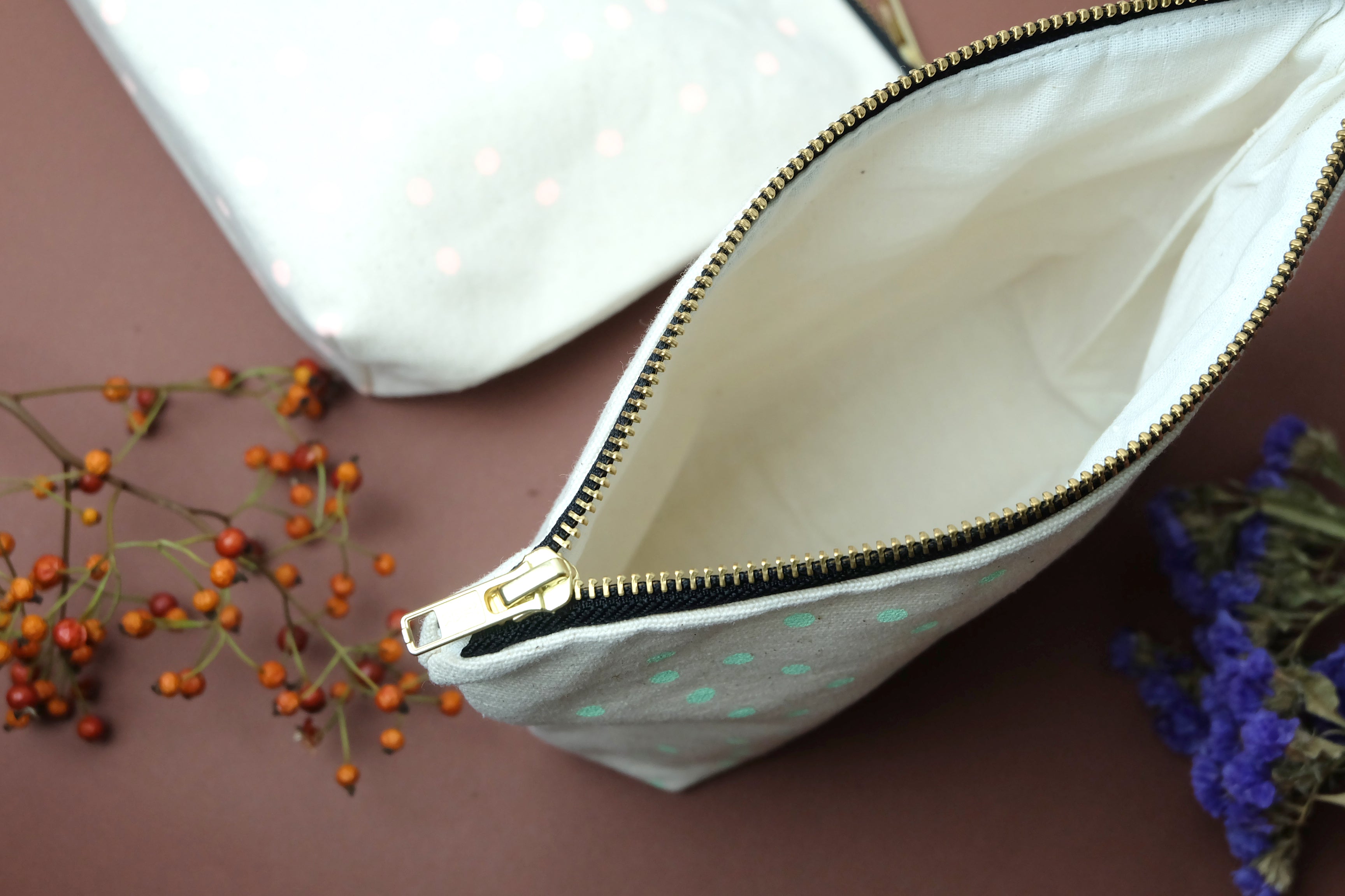 Small dot canvas pouch - Summer Made