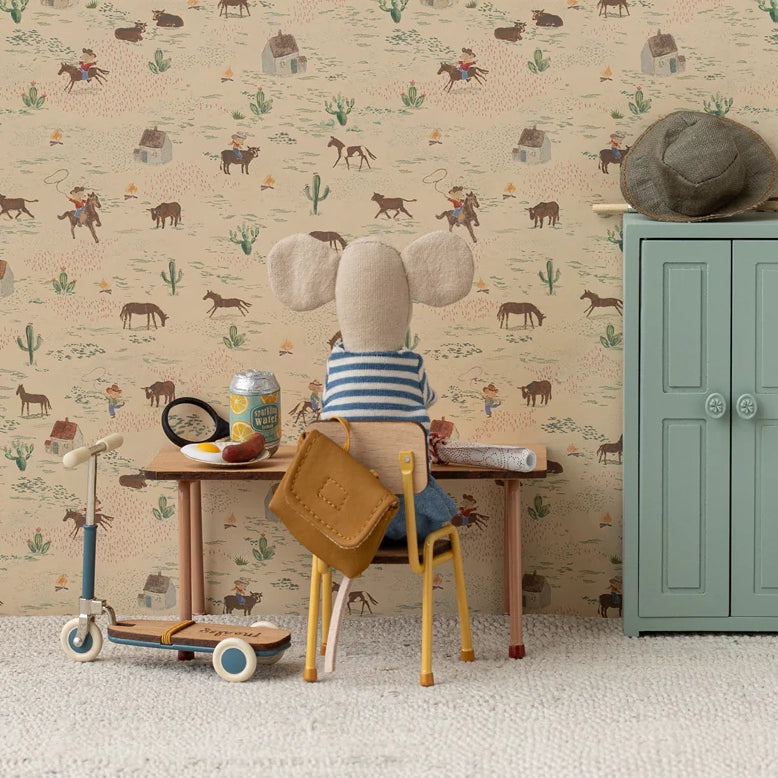 Chair, Mouse (Available in 2 colors)