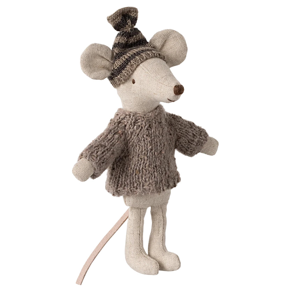 Knitted sweater and hat, Big brother mouse