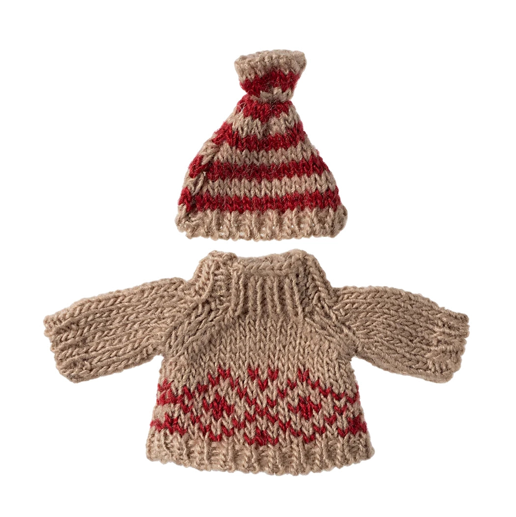 Knitted sweater and hat, Mum mouse