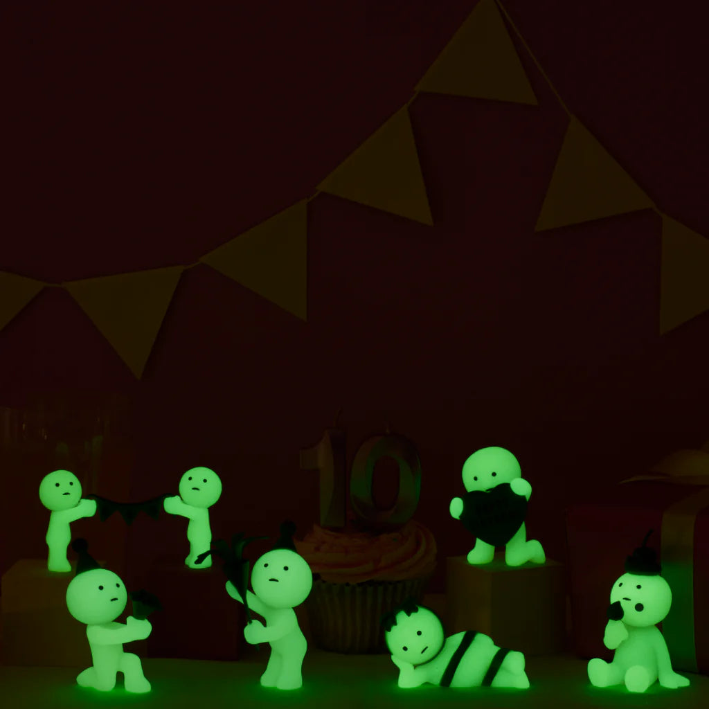Smiski GLOW IN THE DARK (Blindbox) - Birthday (Available on 1 October)