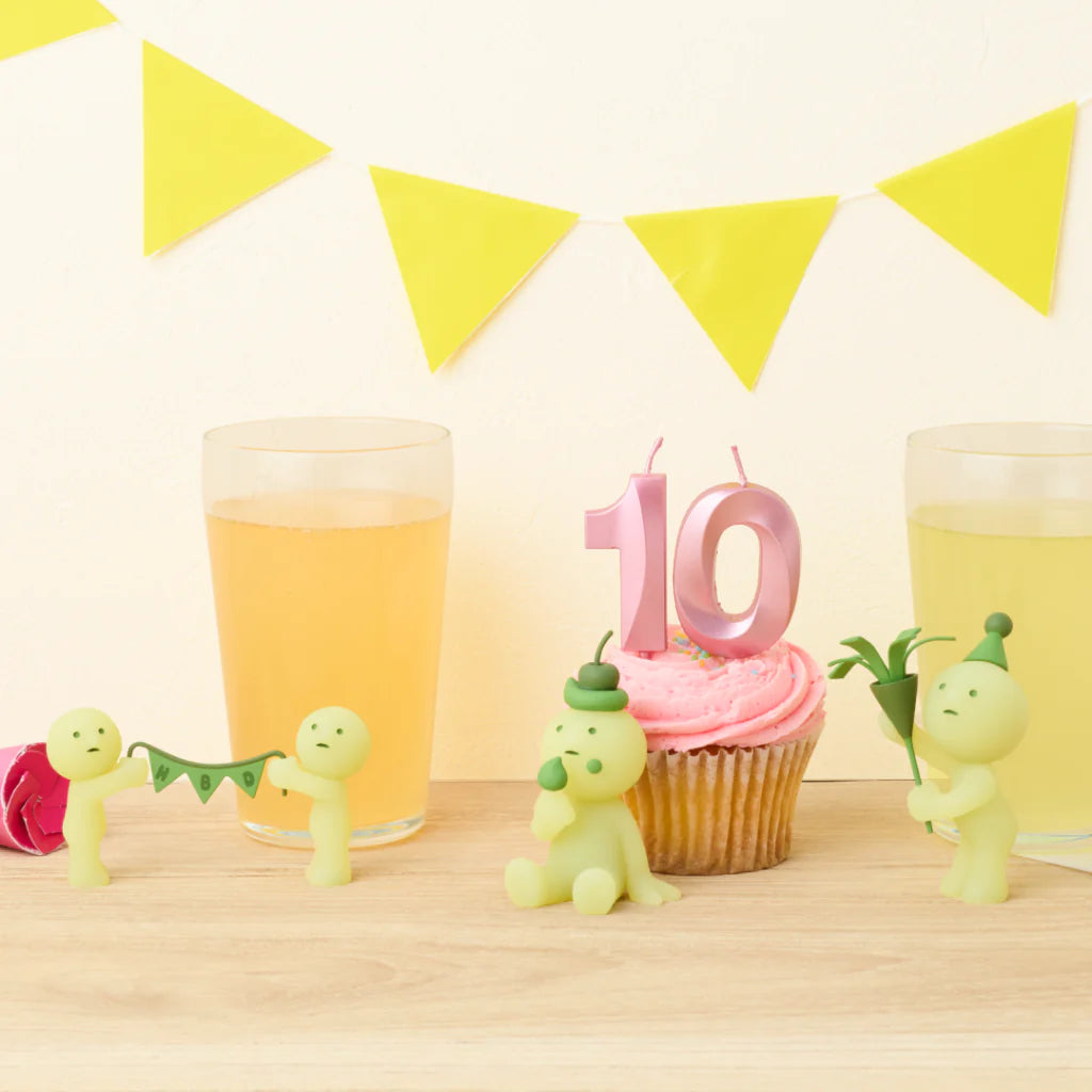 Smiski GLOW IN THE DARK (Blindbox) - Birthday (Available on 1 October)
