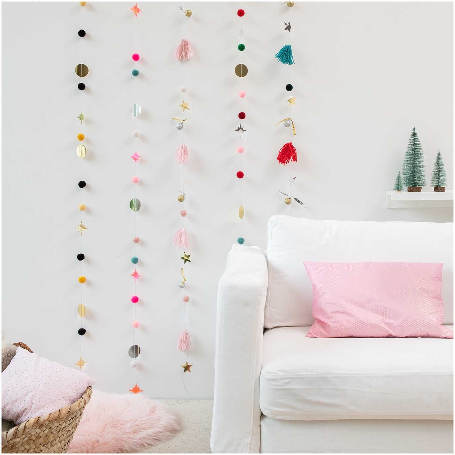 Pompom garland 2.2m