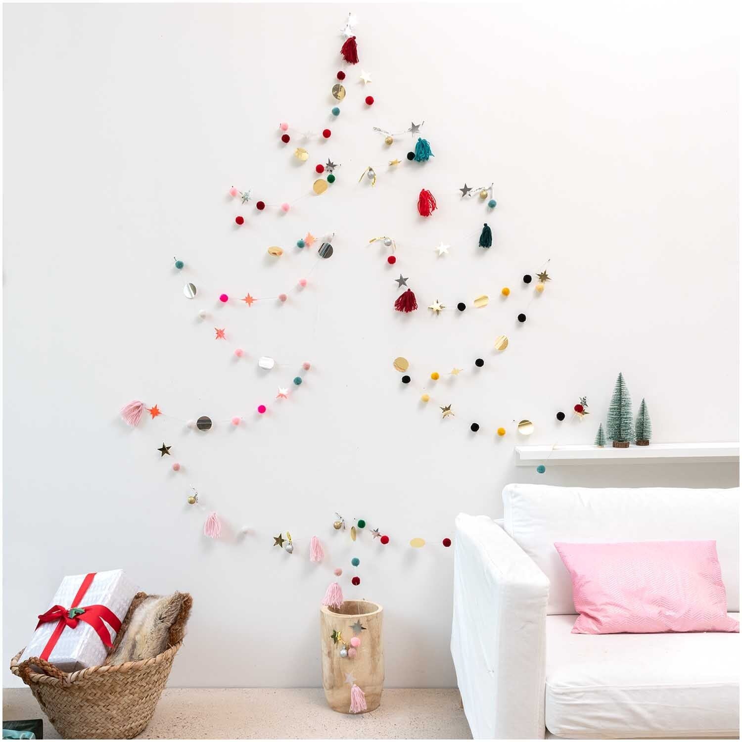 Pompom garland 2.2m