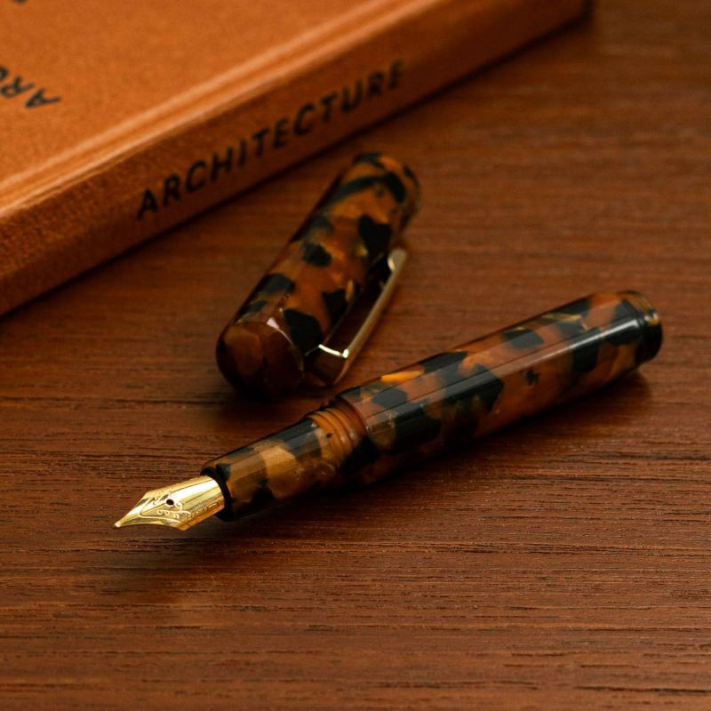 Attaché Marbled Fountain Pen Brown