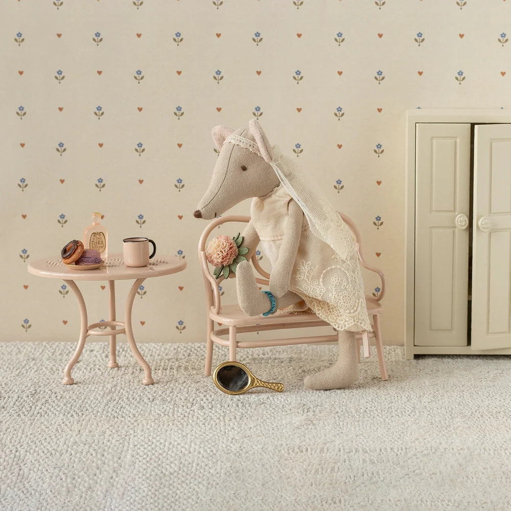 Wedding dress, Mum mouse