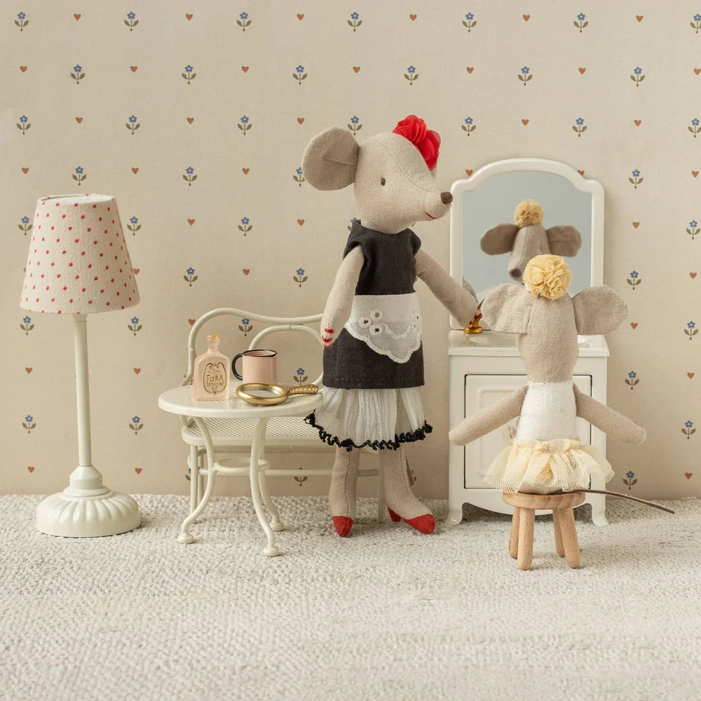 Beautician mouse, Mum