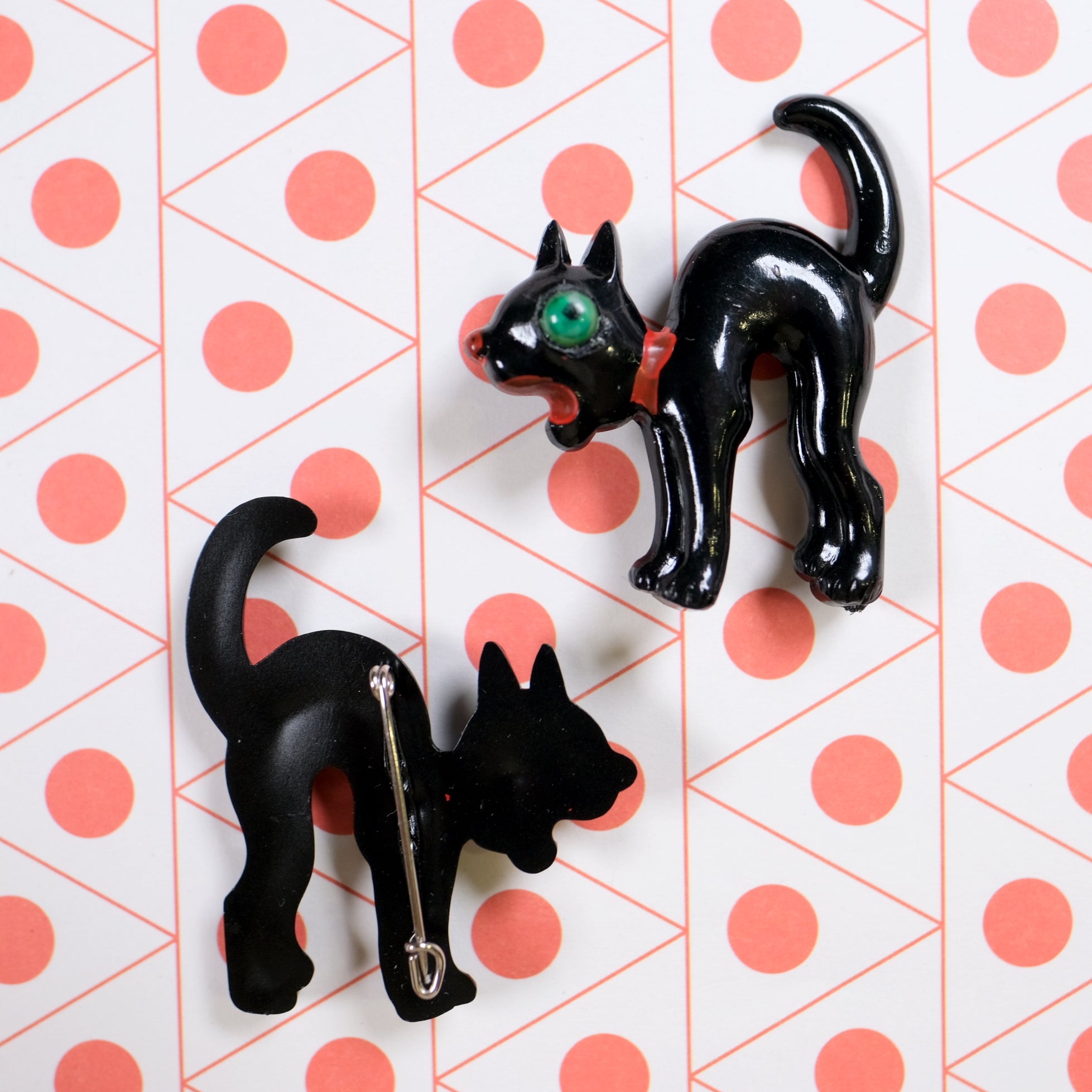 Vintage hand-paint pin - Cat
