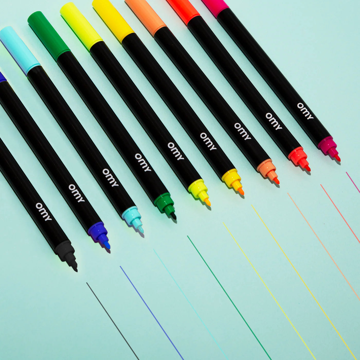 Box 100 colors Markers